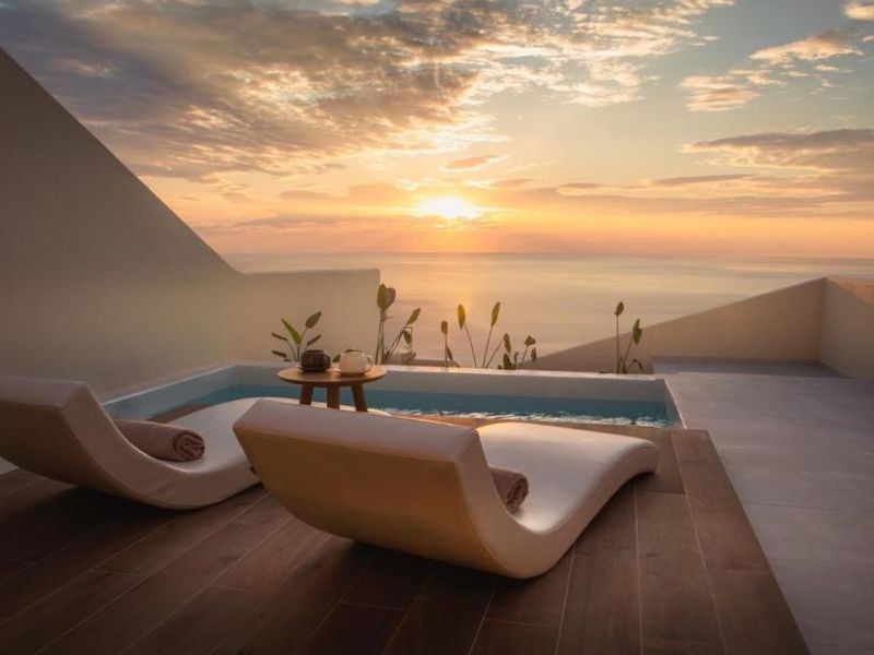Pnoe Luxury Suites, Santorini