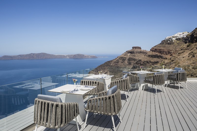 Sun Rocks Hotel — Firostefani