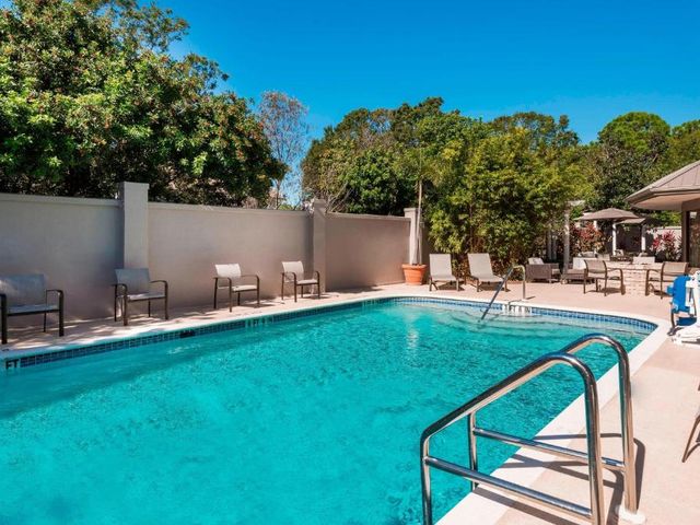 Courtyard Sarasota Bradenton Airport — 700 m away from Ringling Museum Sarasota