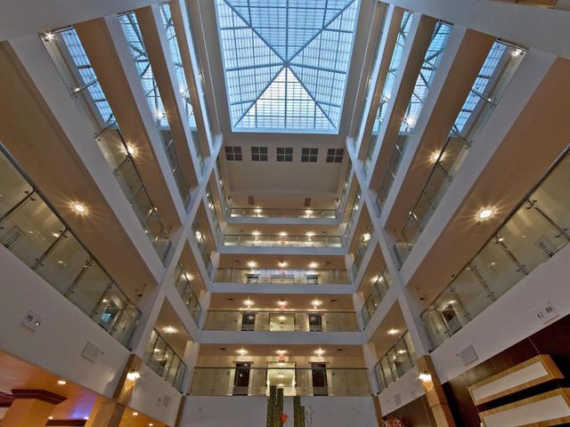 DoubleTree by Hilton Sarasota Bradenton Airport — 2.2 km away from Ringling Museum Sarasota