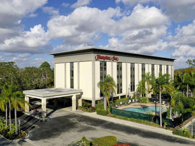 Hampton Inn Sarasota I-75 Bee Ridge — 14.8 km away from Myakka River State Park Sarasota