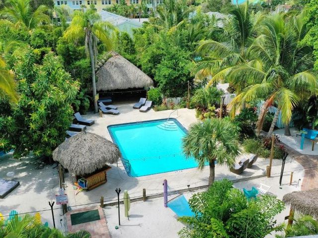 Siesta Key Palms Resort — 2.7 km away from Siesta Key Beach Sarasota
