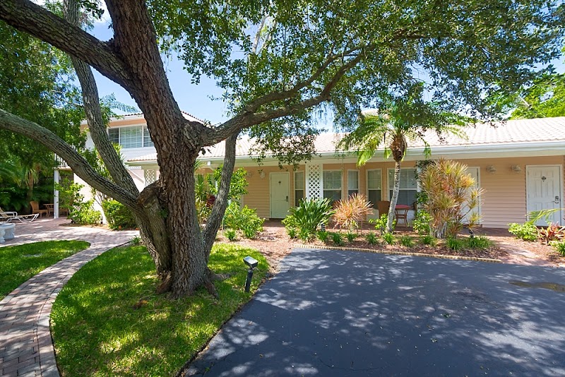 Tropical Beach Resorts - Sarasota — Siesta Key (Crescent Beach area)