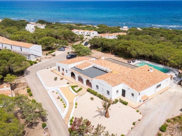 Q Resort — 30.1 km away from La Pelosa Beach Sardinia