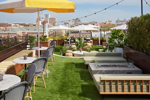 Perry Lane Hotel — Historic District