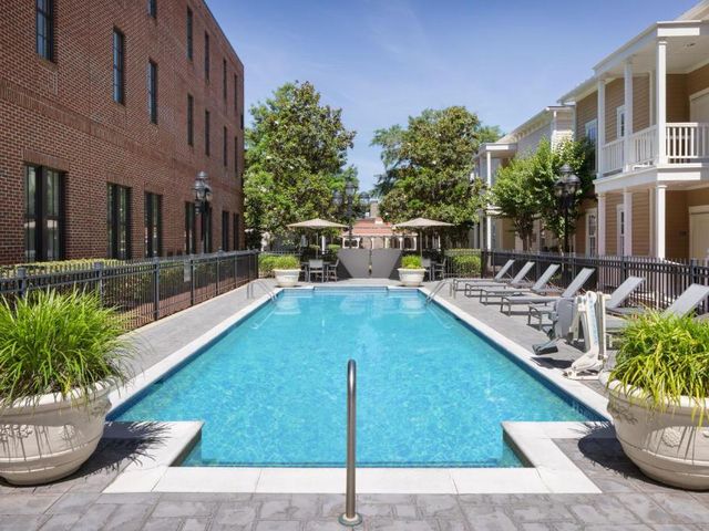 Residence Inn Savannah Downtown Historic District — 900 m away from SCAD Savannah