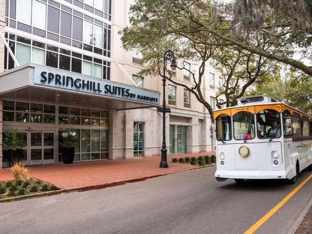 Springhill Suites by Marriott Savannah Downtown Historic District — 1 km away from SCAD Savannah