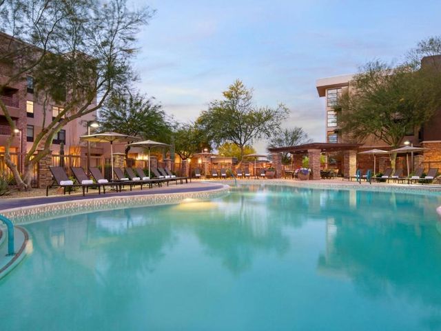 Courtyard by Marriott Scottsdale Salt River — 3.6 km away from Salt River Fields