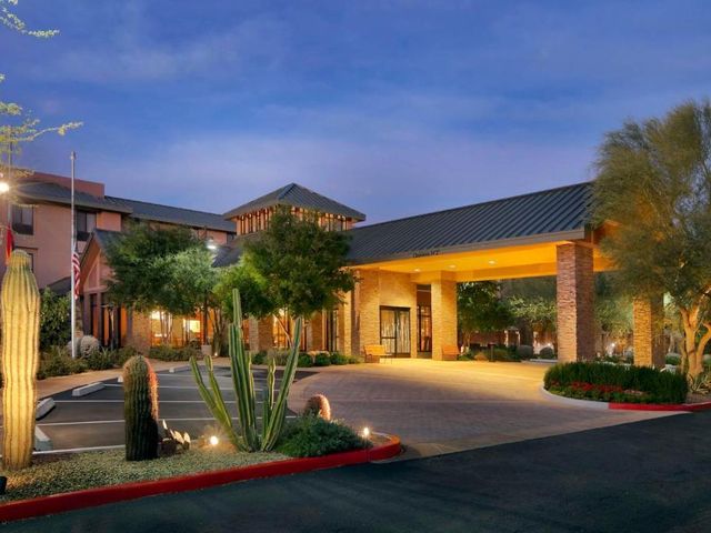Hilton Garden Inn Scottsdale North/Perimeter Center — 6.4 km away from Frank Lloyd Wright's Taliesin West