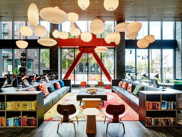 citizenM Seattle Pioneer Square — 1.2 km away from T-Mobile Park