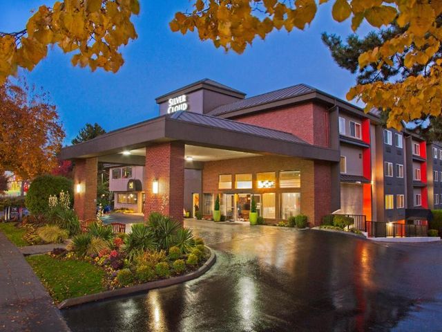 Silver Cloud Hotel - Seattle University of Washington District — 1.5 km away from University of Washington
