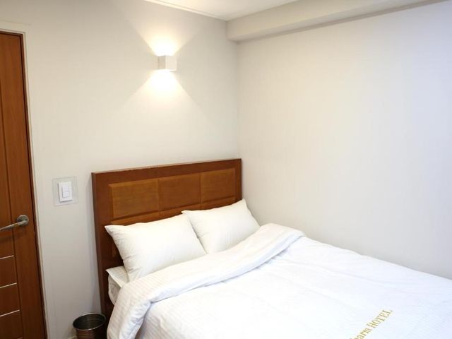 Charm Hotel — 800 m away from Yonsei University