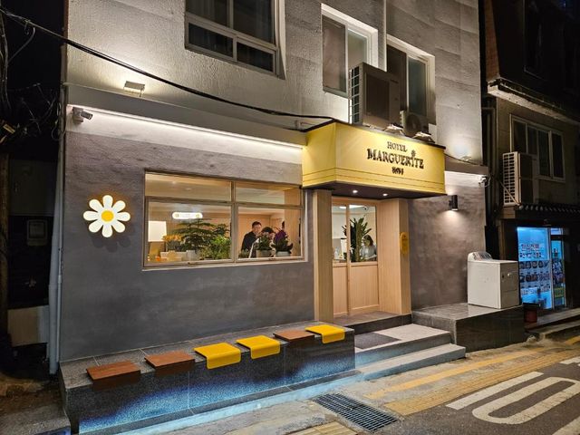 Hotel Marguerite Seoul — 1 km away from N Seoul Tower