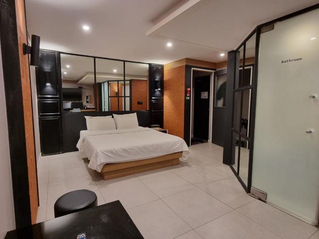 Jamsil Funny Hotel — 1 km away from Jamsil Olympic Stadium