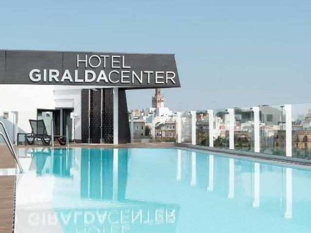 Hotel Giralda Center — 600 m away from University of Seville