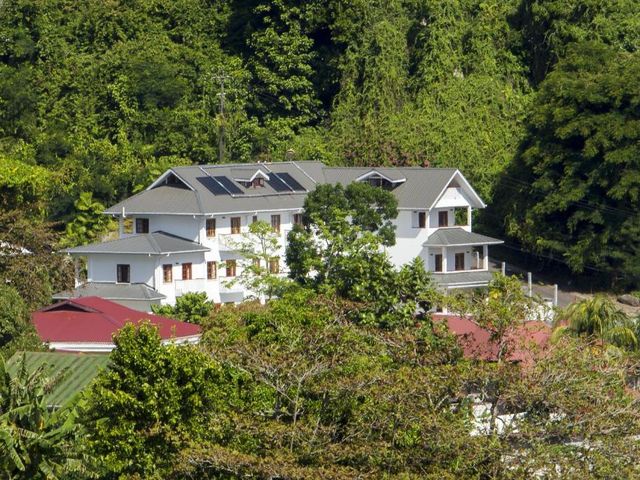 Hilltop Boutique Hotel — 700 m away from Victoria Seychelles Capital