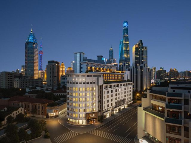 Atour Hotel Shanghai The Bund Yuyuan Subway Station — 300 m away from Yu Garden