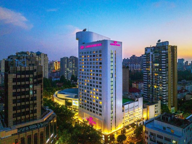 Crowne Plaza Shanghai by IHG — 700 m away from Shanghai Jiao Tong University