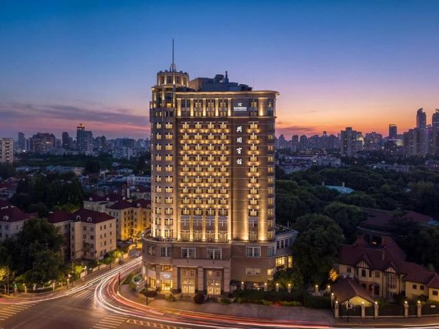 Radisson Collection Hotel, Xing Guo Shanghai — 900 m away from Huashan Hospital Shanghai