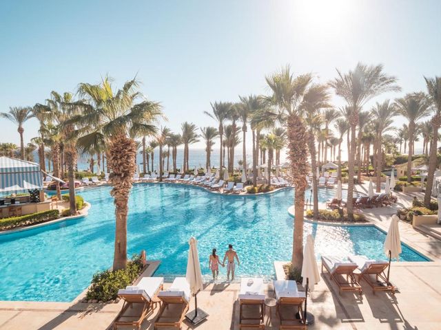 Four Seasons Resort Sharm El Sheikh — 2.2 km from the airport