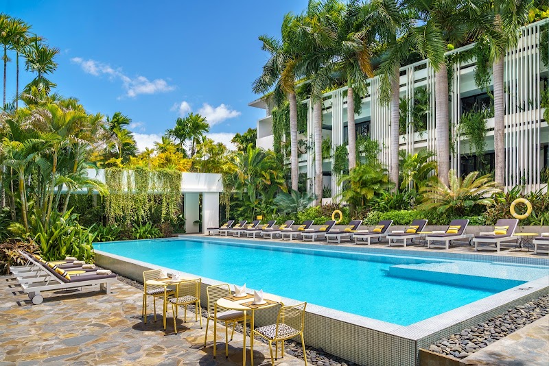 Viroth's Hotel — Wat Bo