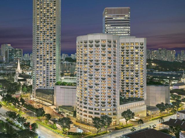 Fairmont Singapore — 400 m away from AWS Summit Singapore