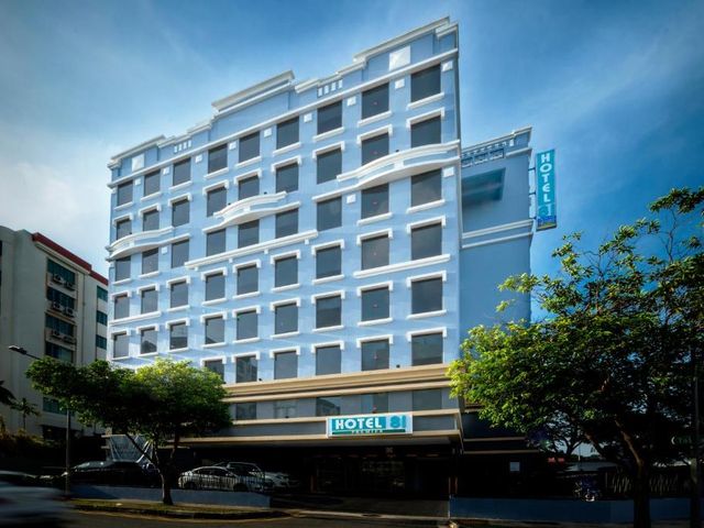 Hotel 81 Premier Princess — 900 m away from National Stadium Singapore