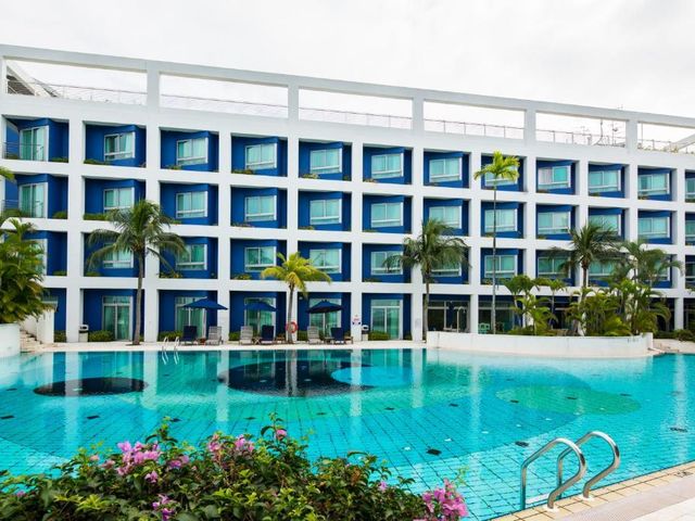 Republic of Singapore Yacht Club — 1.6 km away from National University of Singapore