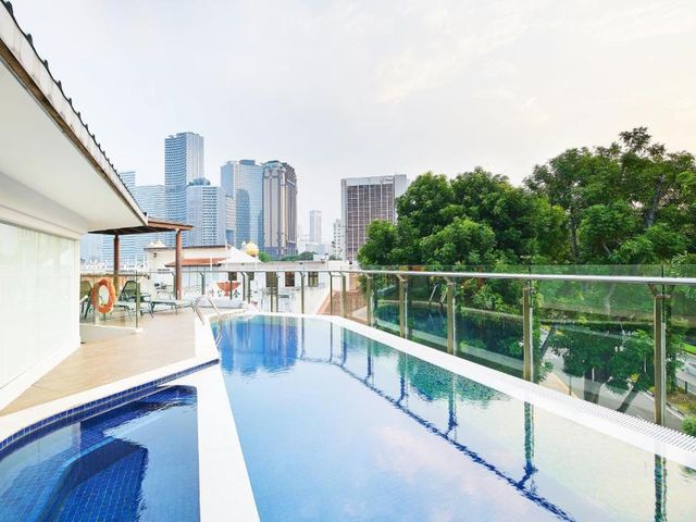 Rest Bugis Hotel — 350 m away from Raffles Hospital Singapore