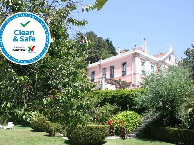 Hotel Sintra Jardim — 1.1 km away from Quinta da Regaleira Sintra