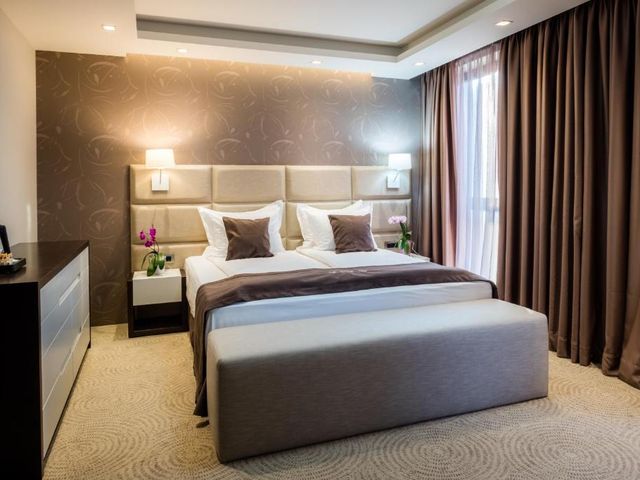 VIKO Boutique Apart Hotel — 600 m away from National Palace of Culture