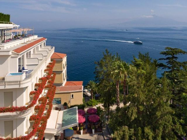 Hotel Continental — 400 m away from Marina Grande Sorrento