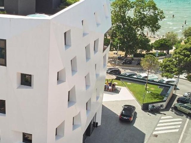 briig boutique hotel — 1 km away from KBC Split Hospital