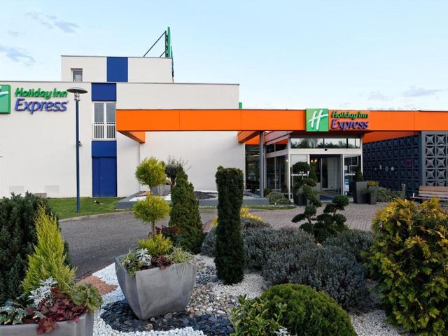 Holiday Inn Express Strasbourg - Sud by IHG — 6.4 km from the airport