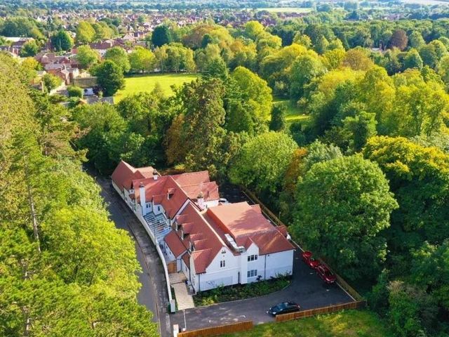Burnside Hotel — 200 m away from Anne Hathaway's Cottage Stratford
