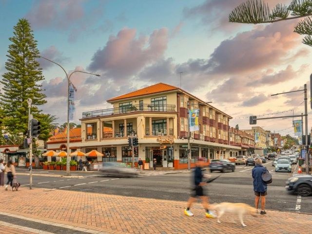 Coogee Bay Hotel — 2.3 km away from UNSW Sydney