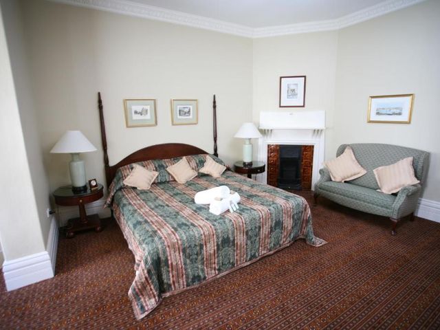 Darcy's Hotel — 3.3 km away from Accor Stadium