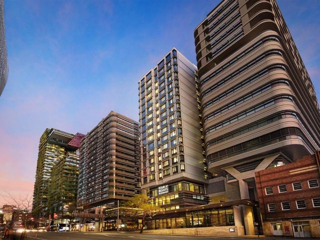 Four Points by Sheraton Sydney, Central Park — 1.2 km away from University of Sydney