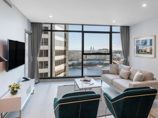 Meriton Suites Sussex Street, Sydney — 500 m away from AWS Summit Sydney