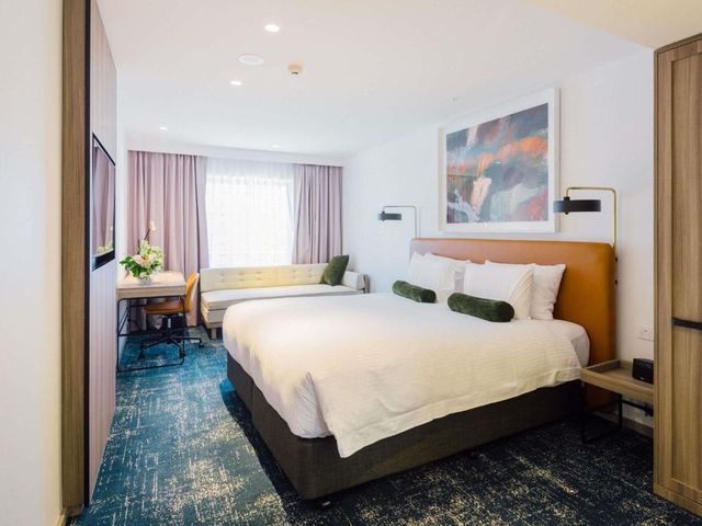 Novotel Sydney Darling Square — 600 m away from AWS Summit Sydney