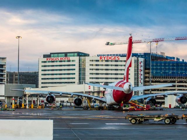 Rydges Sydney Airport Hotel — 700 m from the airport