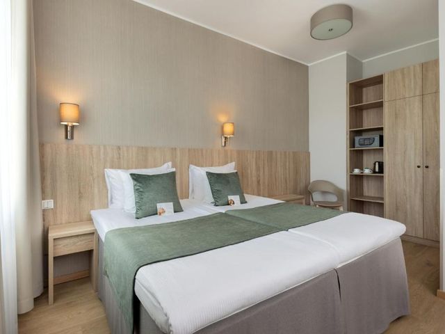 Kreutzwald Hotel Tallinn — 4.8 km away from Saku Suurhall