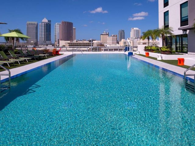 Home2 Suites By Hilton Tampa Downtown Channel District — 900 m away from Amalie Arena