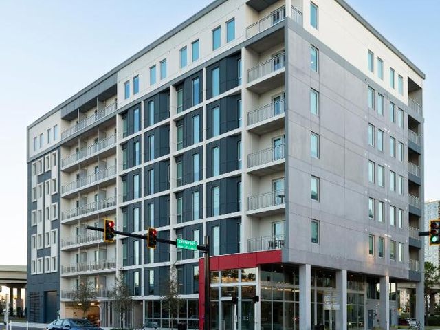 Mint House Tampa Downtown by Kasa — 1.1 km away from Tampa General Hospital