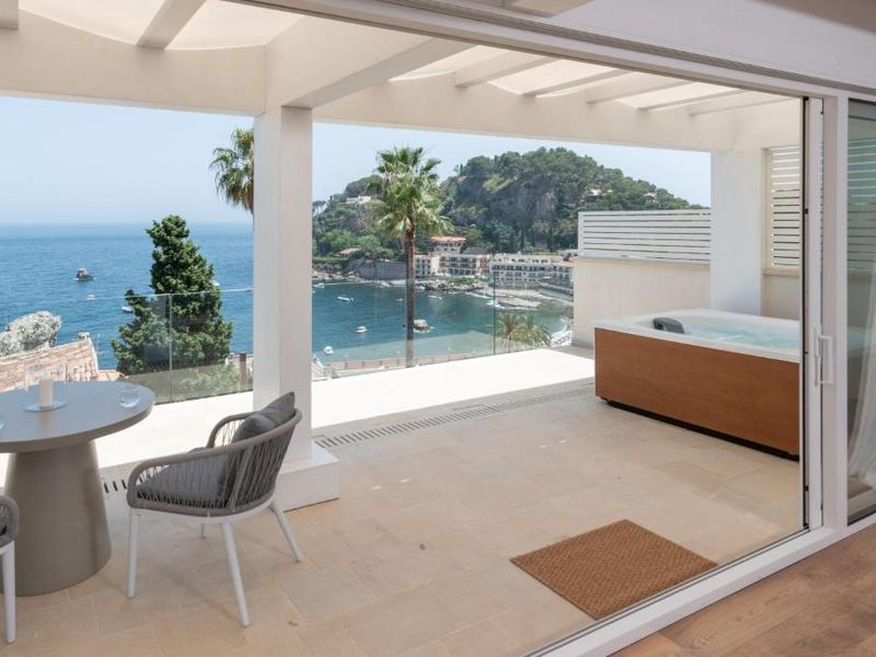 Iancu Charme Apartments — Taormina