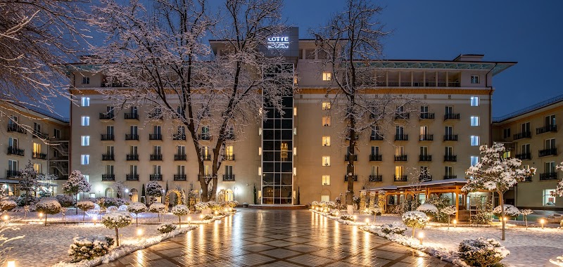 Lotte City Hotel Tashkent Palace — City Center