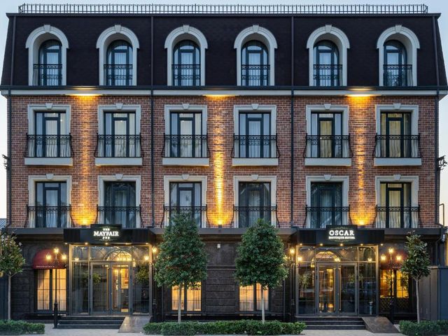 OSCAR BOUTIQUE HOTEL — 2.5 km from the airport