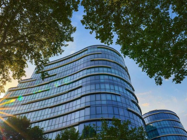 Paragraph Freedom Square, a Luxury Collection Hotel, Tbilisi — Old Tbilisi