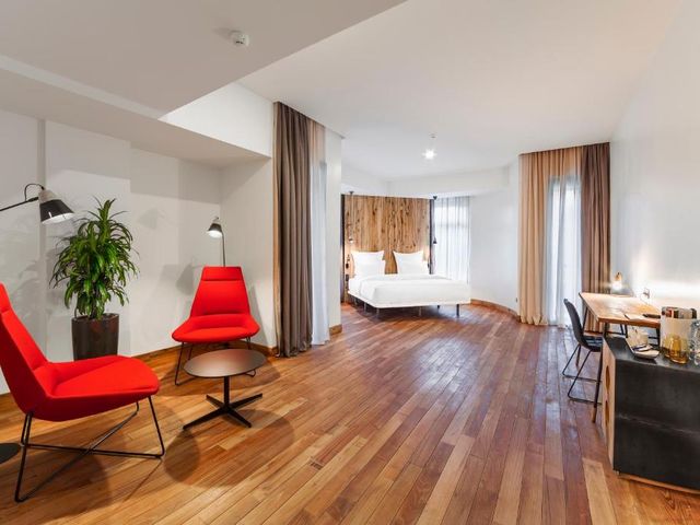 Shota @ Rustaveli Boutique Hotel — 250 m away from Georgian National Museum