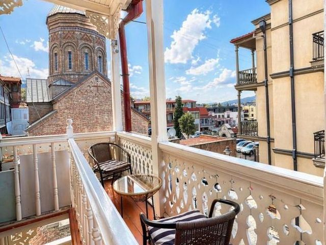 Vernisa Hotel — 100 m away from Narikala Fortress